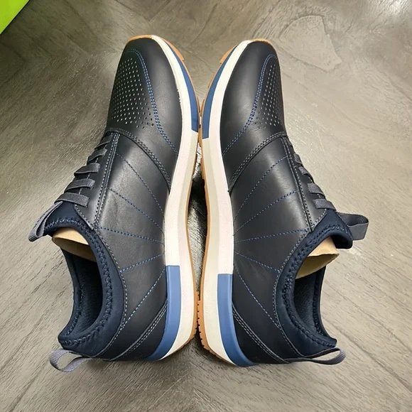 Vionic Trent Sneaker - Picture 13 of 16